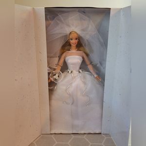NWT Barbie Blushing Bride Doll (1999)